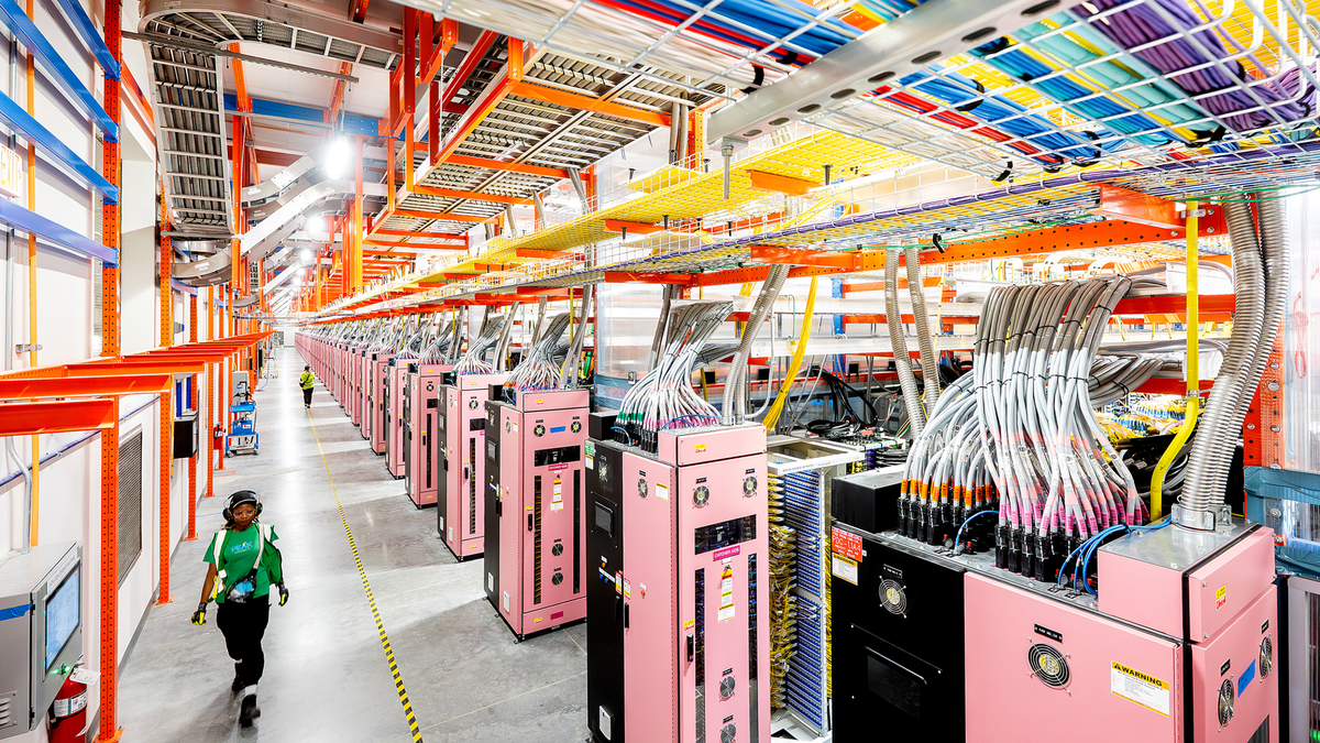 Amazon contro i suoi ingegneri: presunte ritorsioni dopo le critiche ai data center